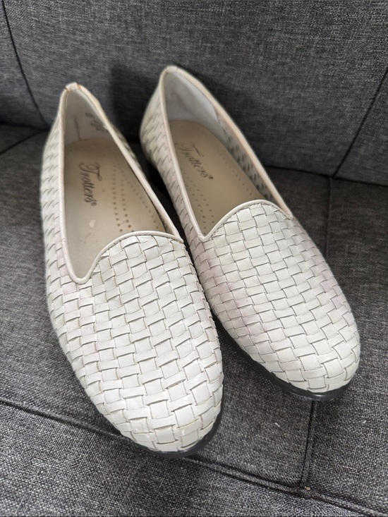 Trotters Shoes - Trotter White Woven Slip-On Loafers